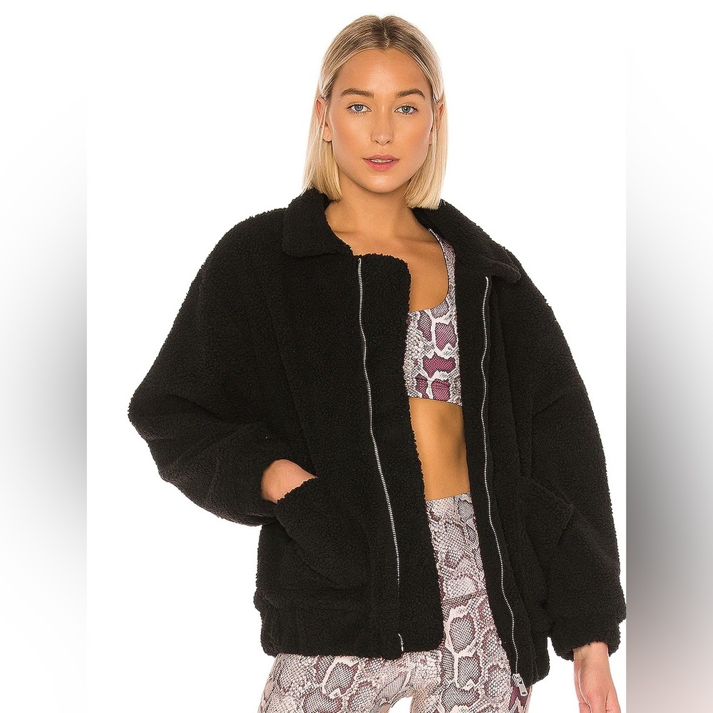 ⭐️NWT Onzie Teddy Jacket Black Size S/M